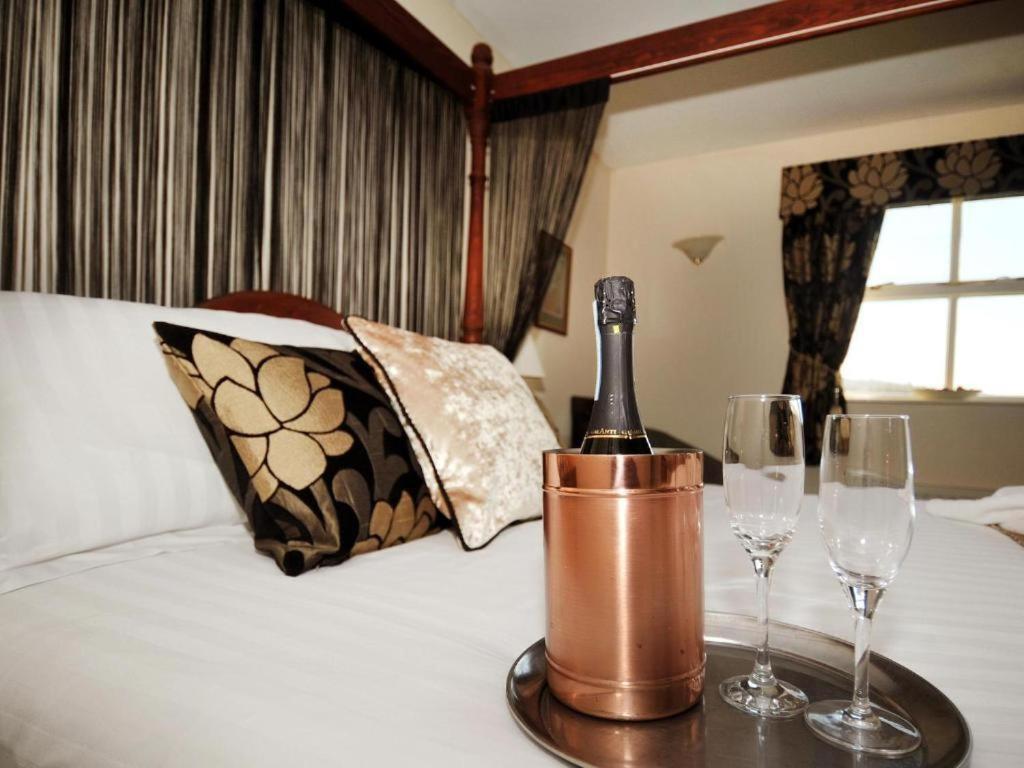 Rusland Pool Hotel Bouth Bagian luar foto
