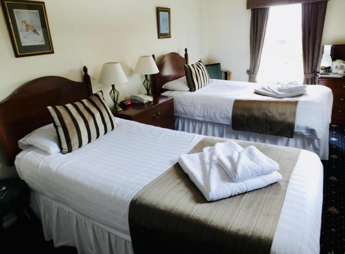 Rusland Pool Hotel Bouth Bagian luar foto