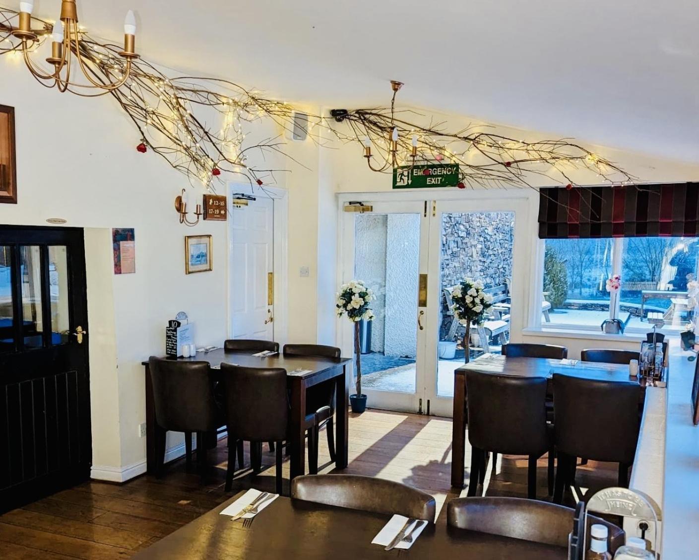 Rusland Pool Hotel Bouth Bagian luar foto